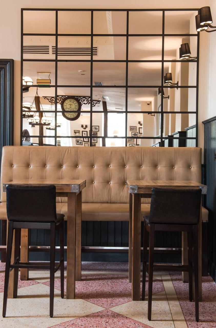 The Old Borough Hotel - Wetherspoon Swords Εξωτερικό φωτογραφία